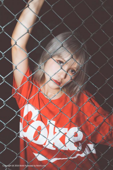 蜜桃网站入口可看18禁